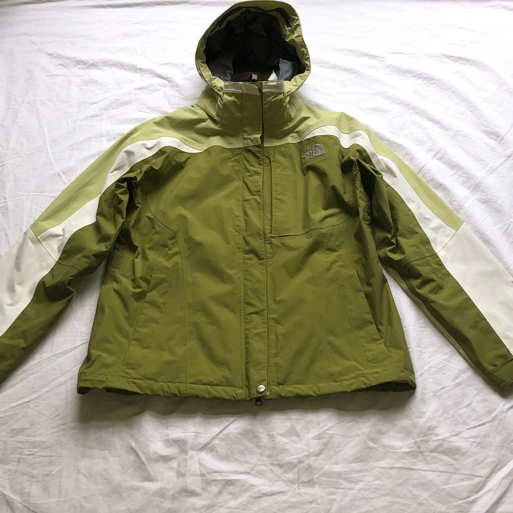 North Face Women’s Green Hyvent Waterproof Jacket